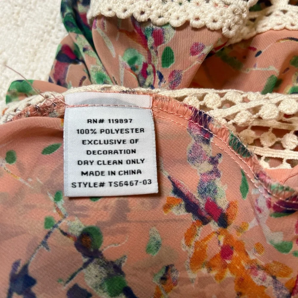 Collective concepts sheer floral blouse. - Picture 6 of 6